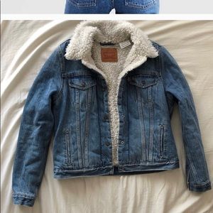 COPY - Levi’s sherpa trucker denim jacket